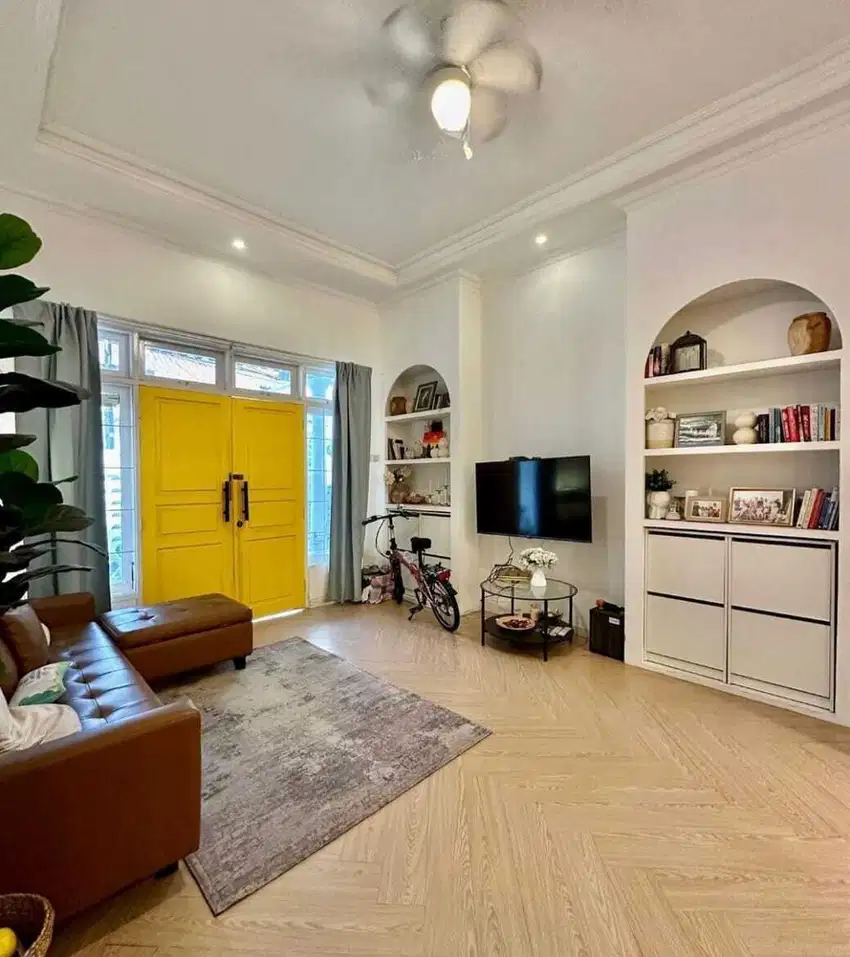 Dijual Rumah Bagus Desain American Classic Pengadegan Utara Pancoran