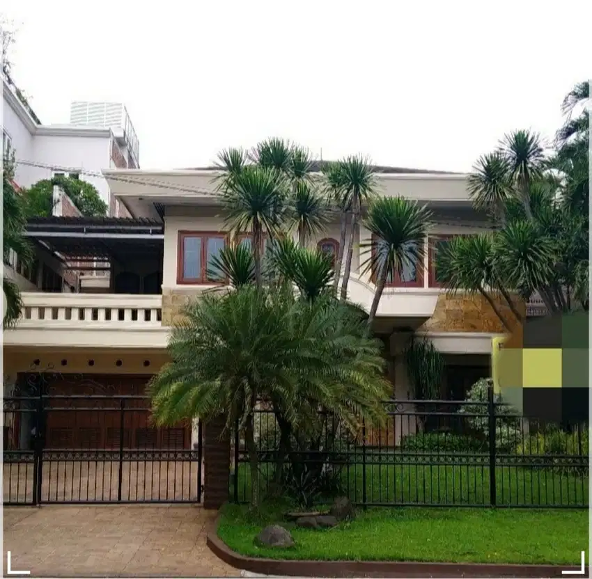 DIJUAL RUMAH LAMA (Ada Kolan Renang/Taman) DI  PONDOK INDAH JAKARTA SE