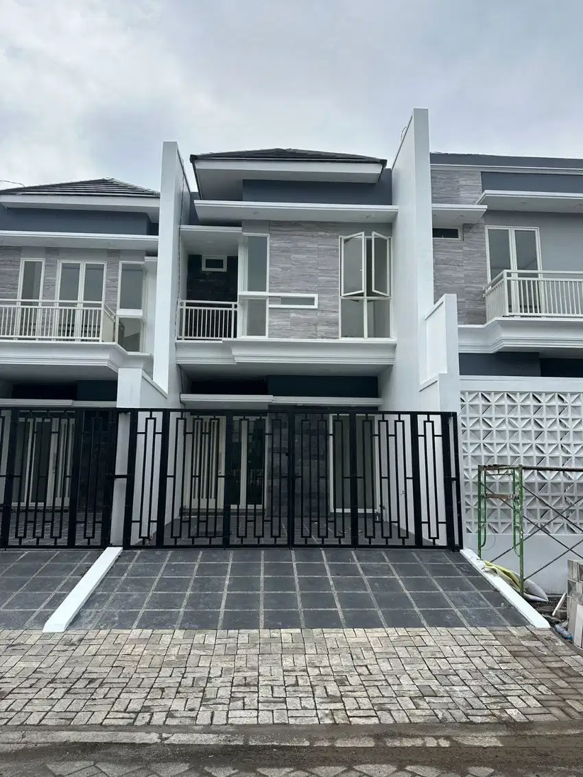 Dijual Rumah Baru Modern Jemursari Selatan
