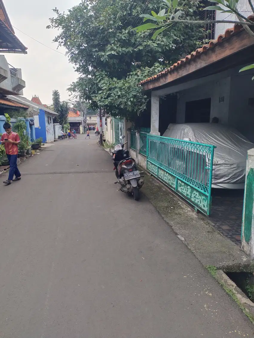 Rumah di pondok kelapa di jual murah