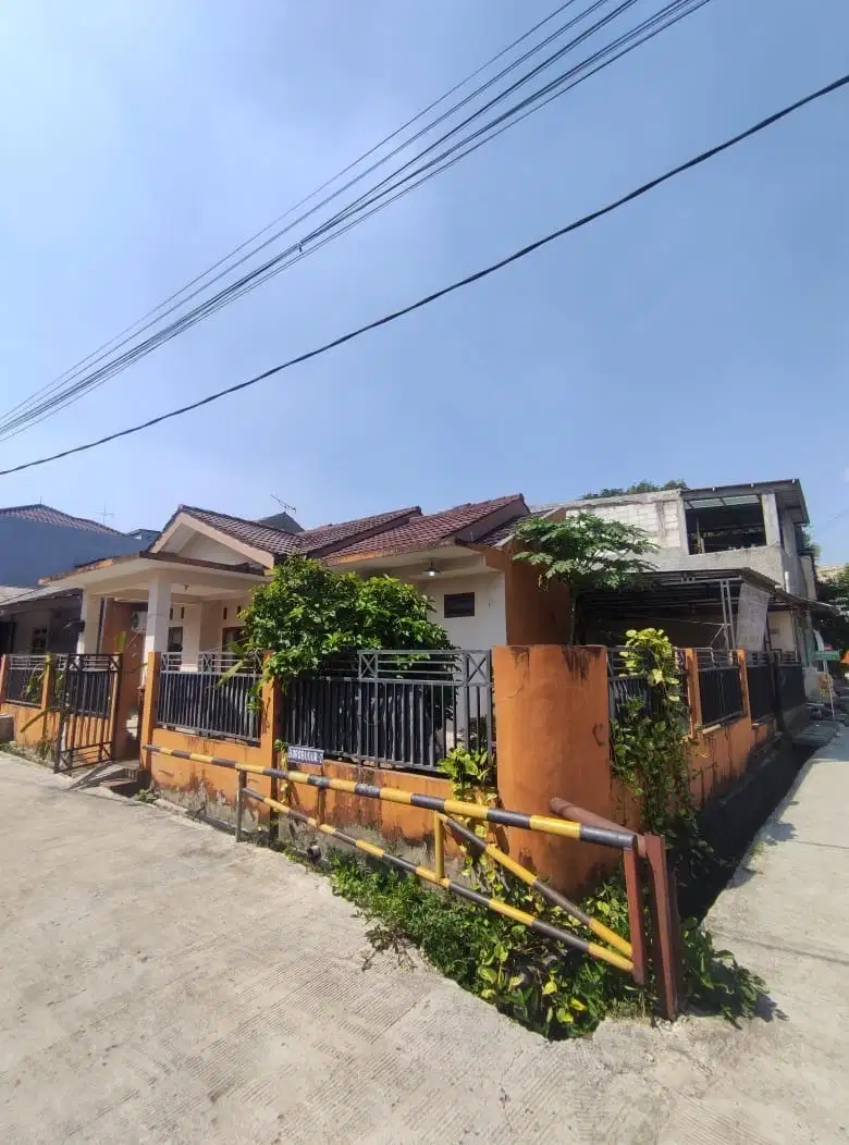 Rumah Hook Di Perumahan Puri Nirwana 1