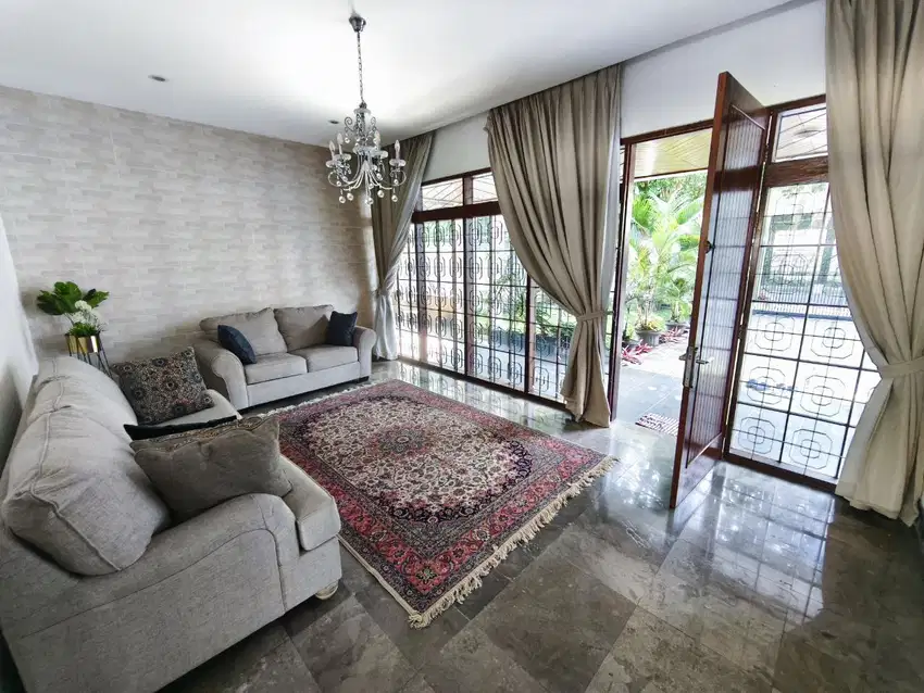 Rumah Mewah Asri Sayap Sarijadi pasteur Bandung dekat Wisata Lembang
