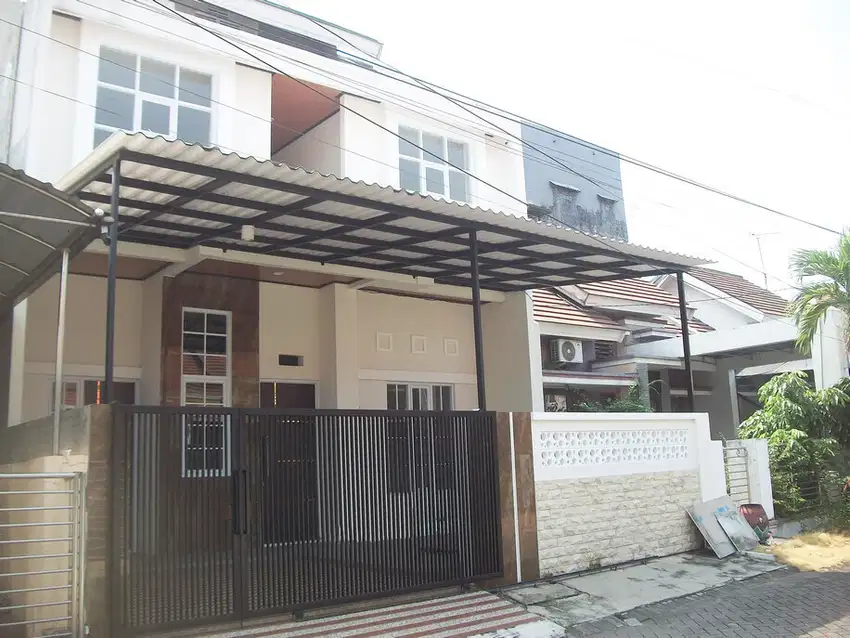 Rumah di ketintang Madya Kencana