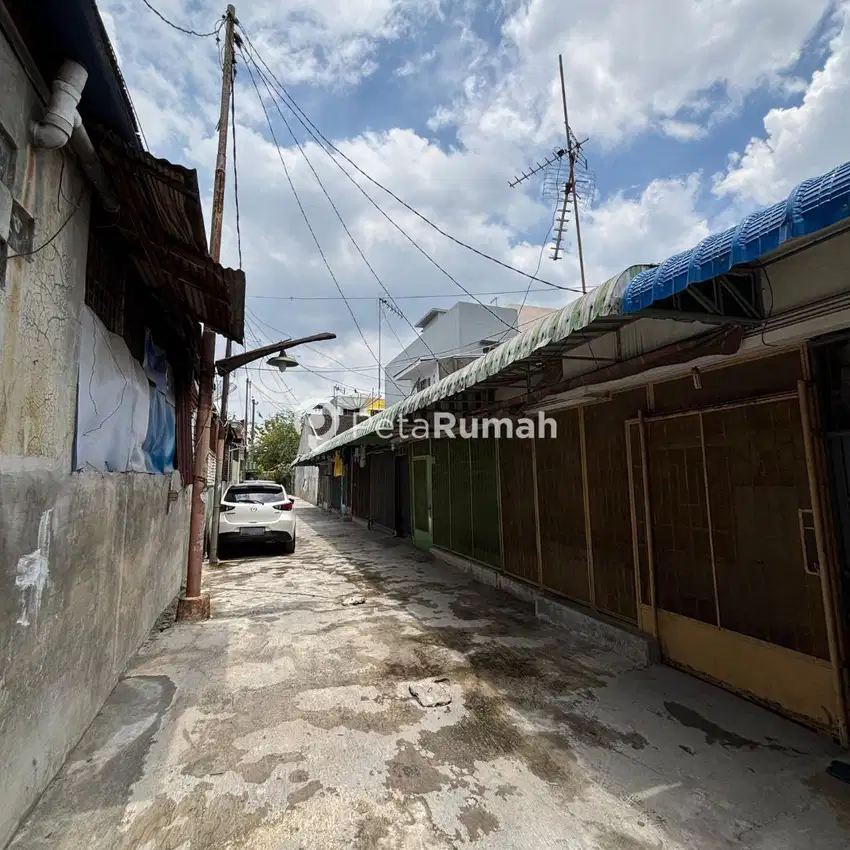 DIJUAL TOWNHOUSE JALAN PUKAT BANTING I DAERAH KOTA MEDAN DEKAT MANDALA