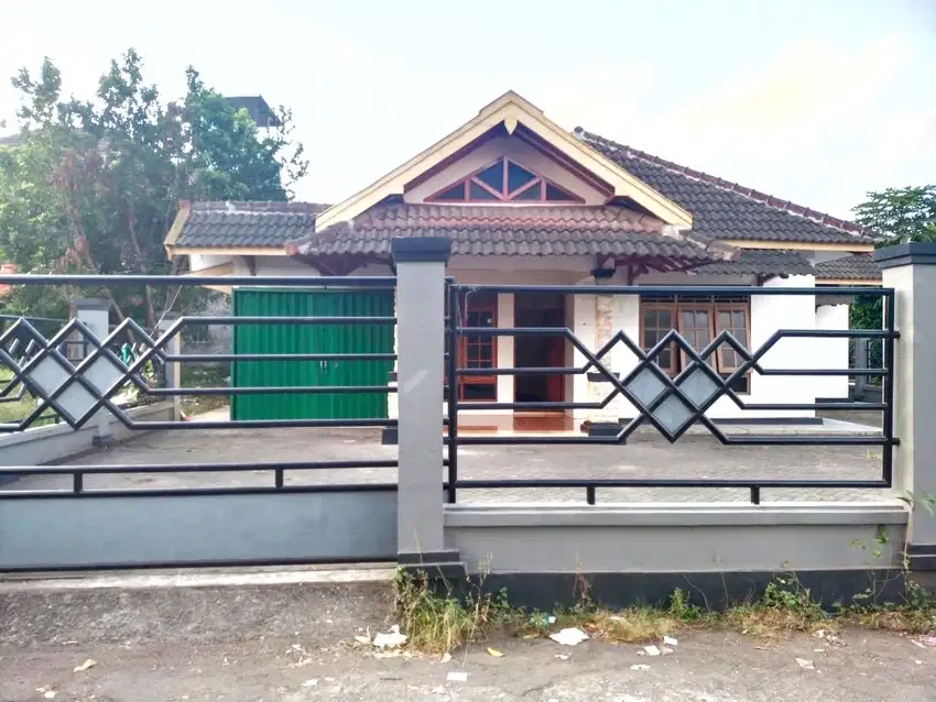 Rumah halaman luas dekat wirobrajan