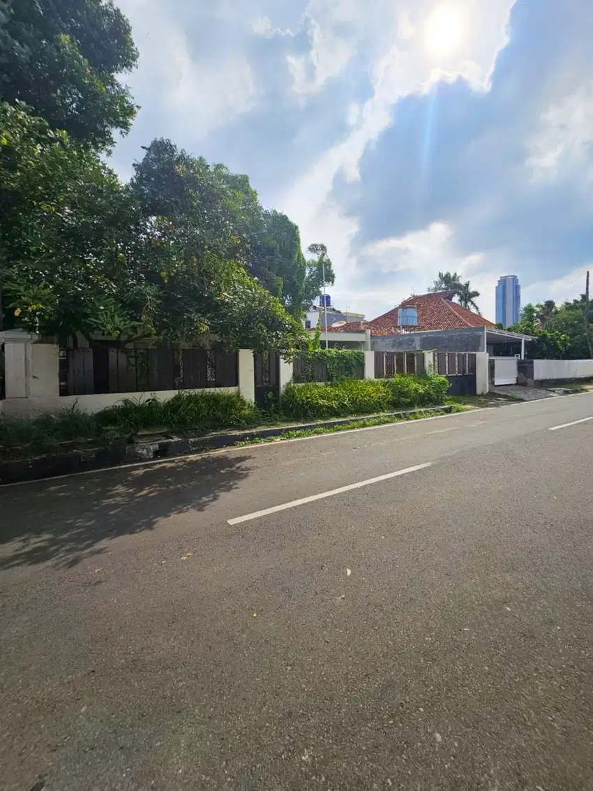 BEST DEAL! Rumah Dijual Menteng. Jalan Kota - NEGO sd DEAL