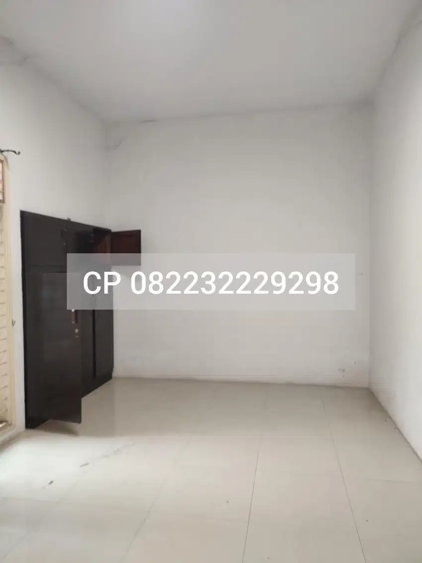 DISEWAKAN STRATEGIS RUMAH LUAS NOL JALAN TENGAH KOTA JEMBER