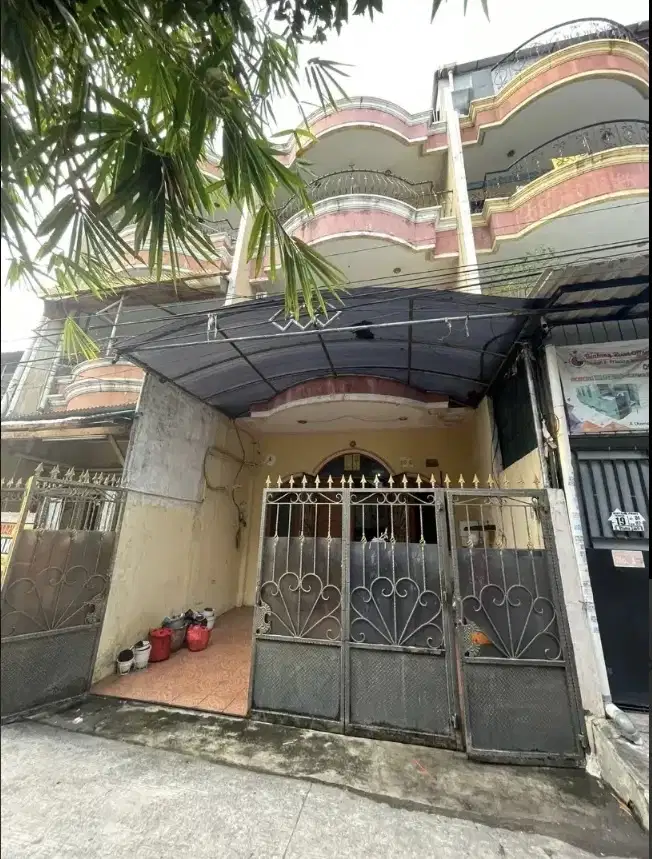 Rumah Murah 2 Lantai SHM Jelambar Jakarta Barat