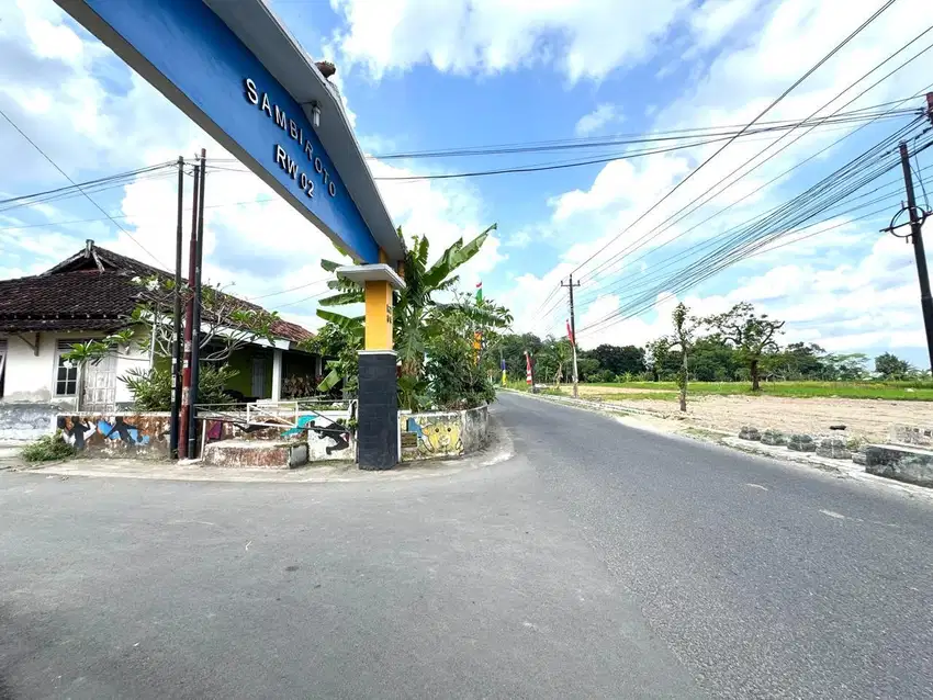Tepi Jalan Aspal Lebar, Cocok Peruntukan Usaha