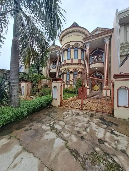 Rumah american Classic, 2 Lantai, Barat laut, Di Perum Banjar Wijaya