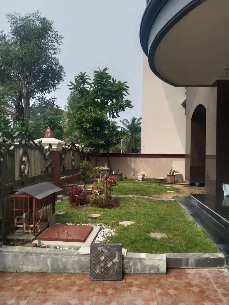 DIJUAL RUMAH GRAHA FAMILI BLOK T DEKAT PAKUWON MALL