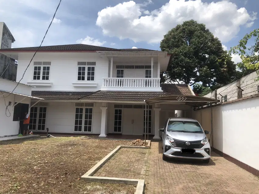 Dijual Rumah Luas dan Nyaman di belakang Bidakara
