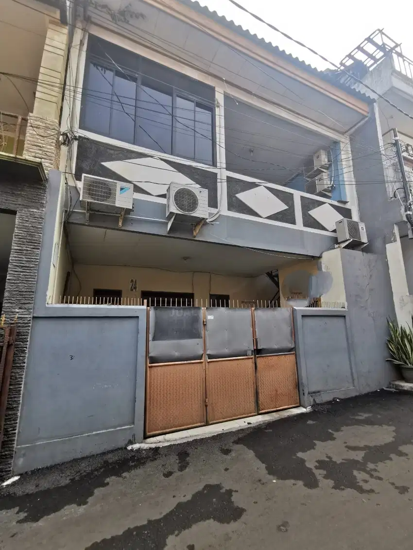 Dijual rumah induk dan 14 kosan kebon jeruk jakarta barat
