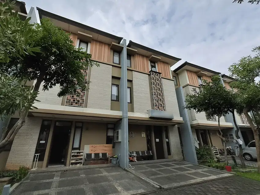 DIJUAL RUMAH KOST 24 KAMAR DI REGENTOWN GOLD BSD CITY BISA BELI ECER