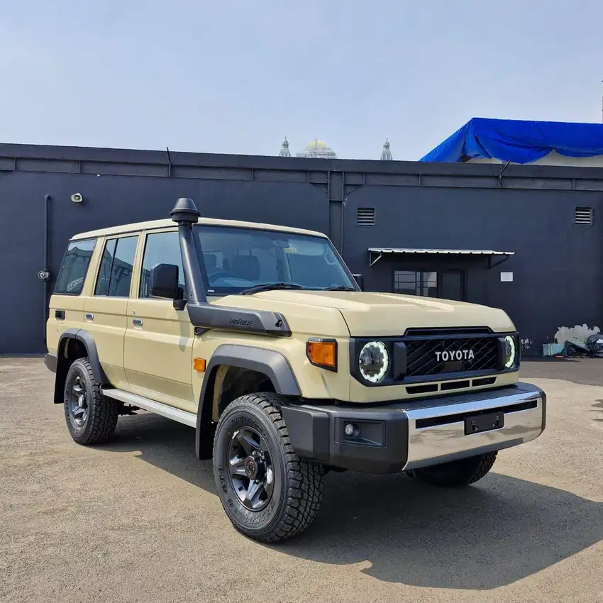 Toyota Land Cruiser 70 Wagon GXL 2.8L AT Diesel 2025 Sandy Taupe New
