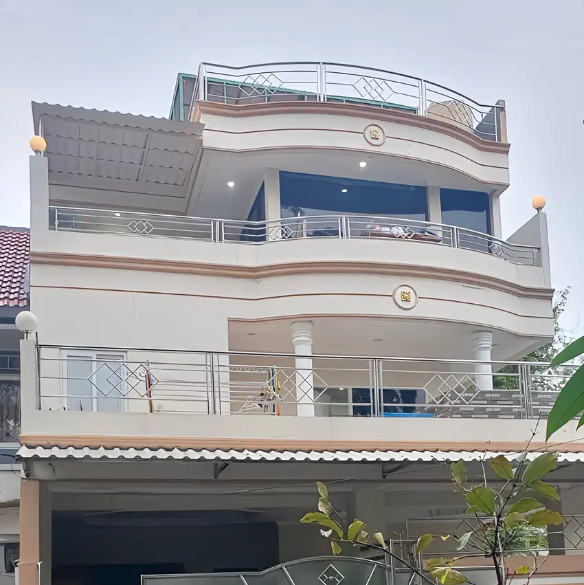 Dijual Rumah Hoek 3,5 Lt Bagus di Taman Palem Lestari Anti Banjir