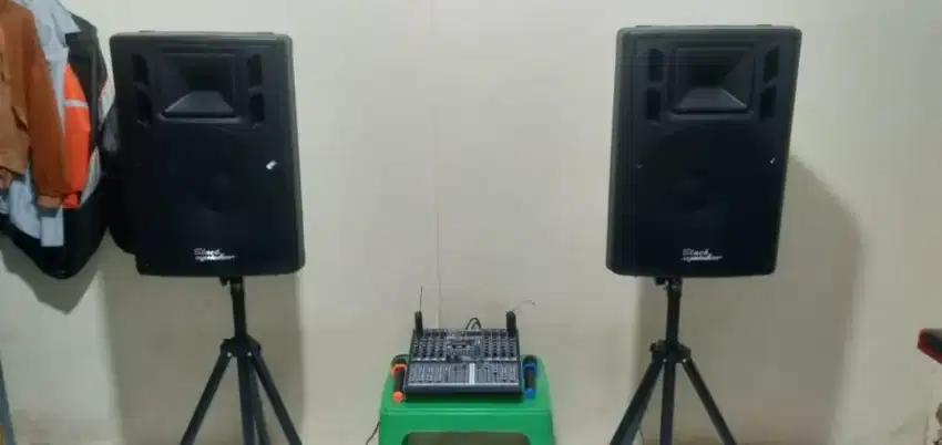 Jual 1 set blackspider 15inchi dan power mixer dan 1 set dalam gambar