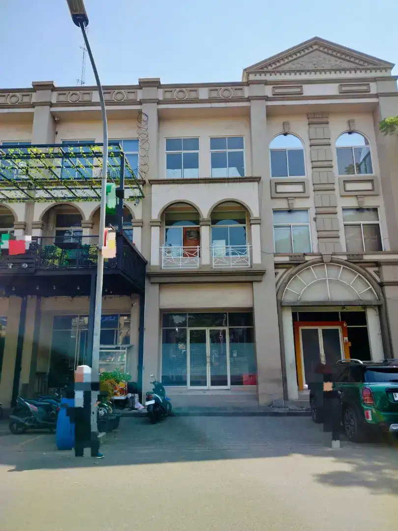 Disewakan Ruko Pinggir Jalan Boulevard Grand Galaxy City Bekasi