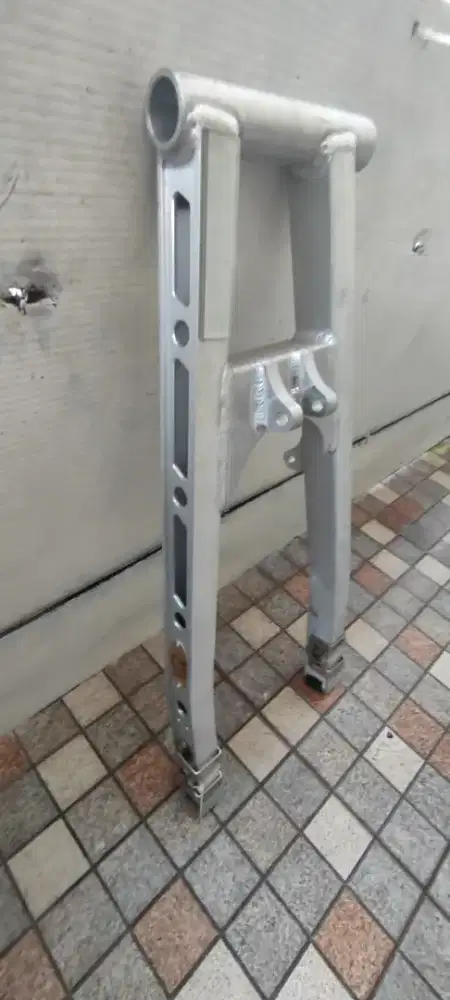 FS swingarm dkt ninja rr,bisa di R juga