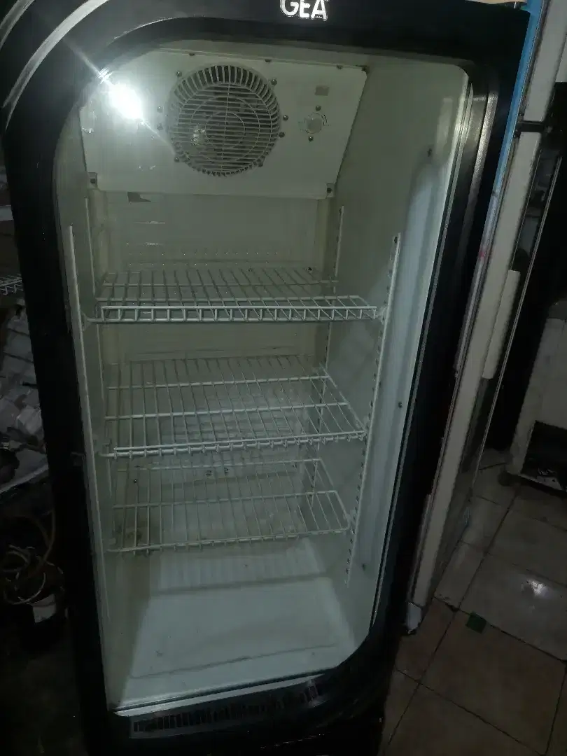 Di jual Shocaae 3 rak merk GEA Sangat normal