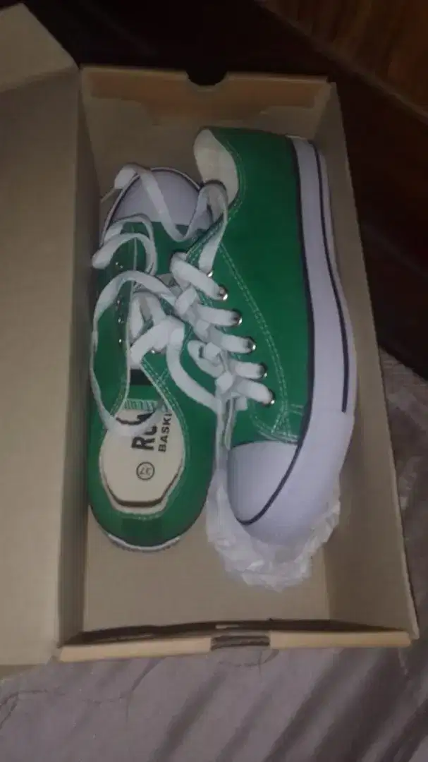 Sepatu Dewasa Perempuan