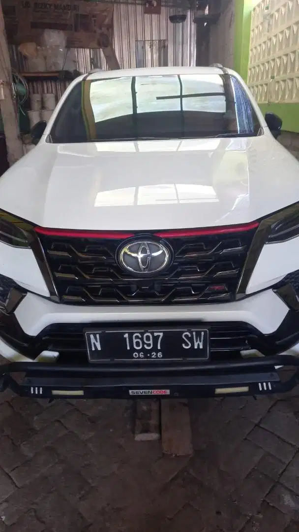 Bismillah dijual Toyota Fortuner VRZ TRD Matic diesel 2021 Putih