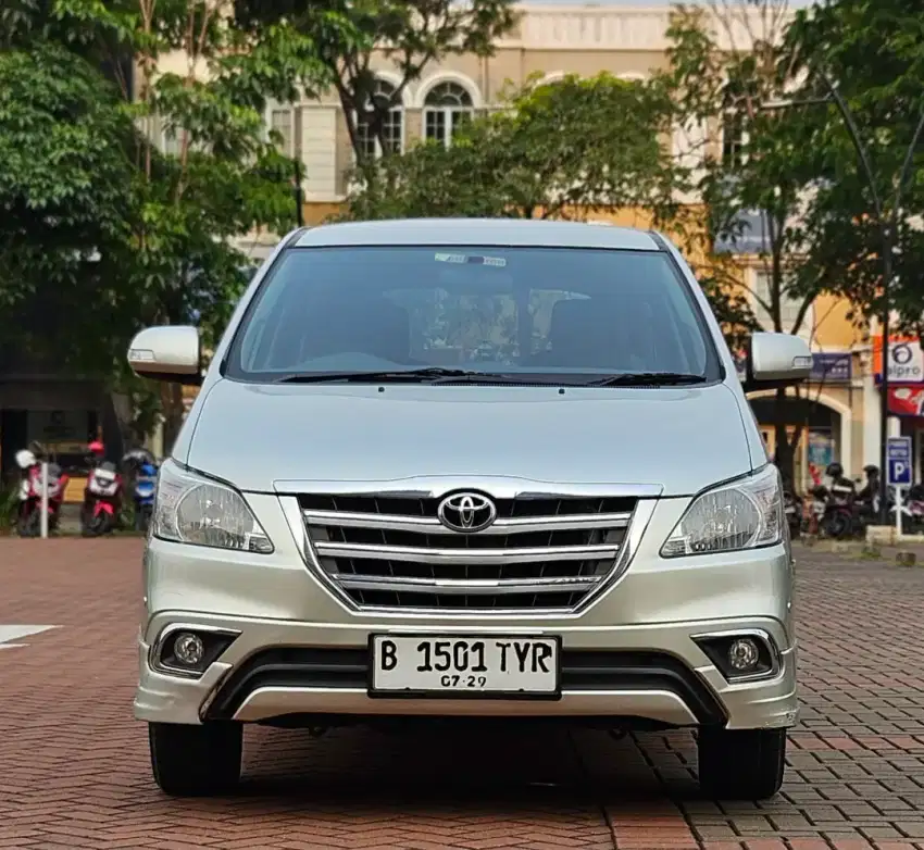 Toyota Kijang Innova 2.0 V Luxury AT 2014