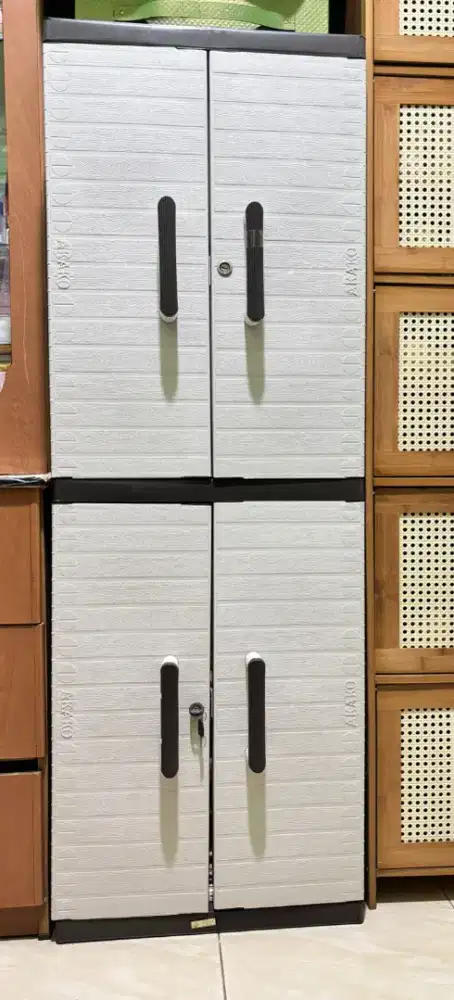 Lemari plastik Anak Akako