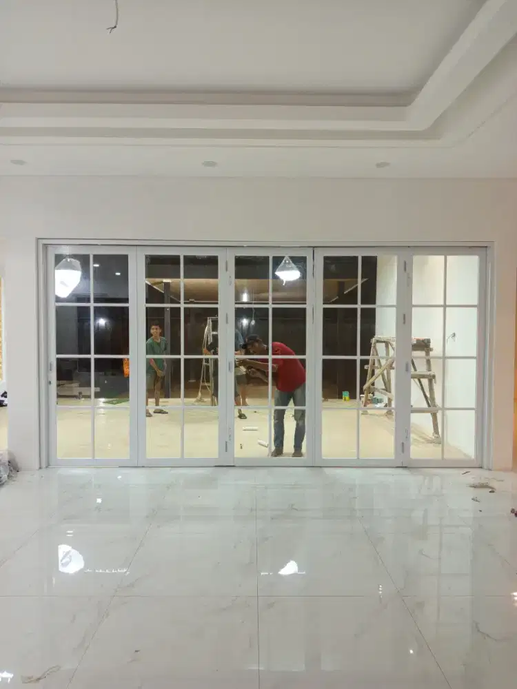 Jasa tukang kaca. Pintu jendela partisi