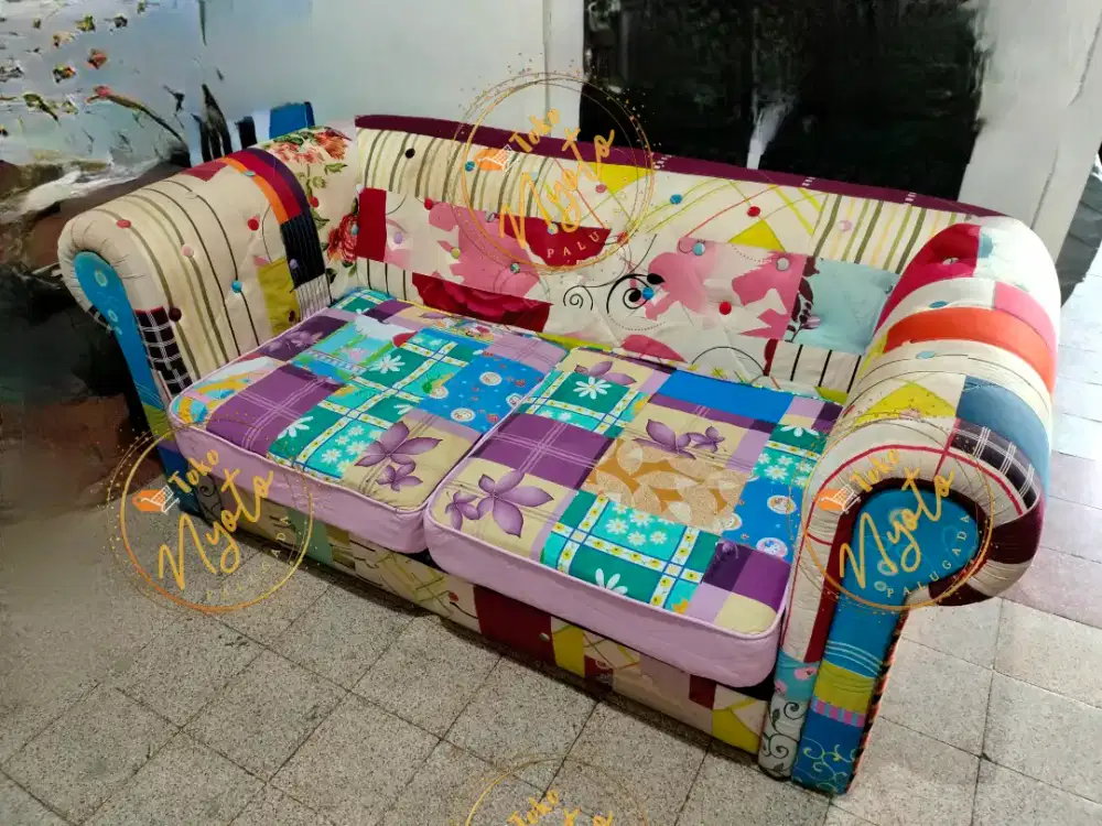 Sofa warna warni, second