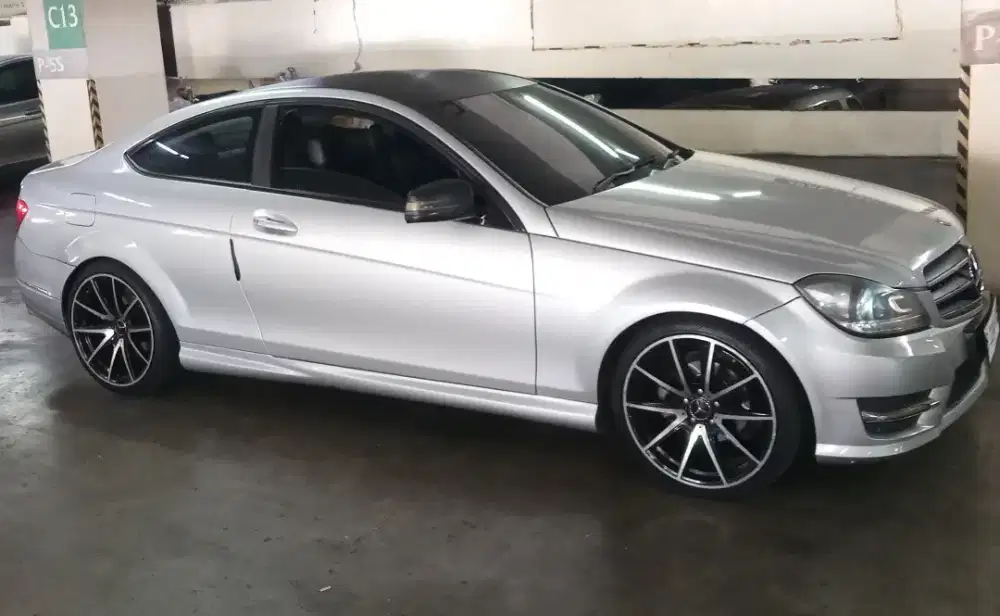 Mercedes Benz C180 MT 2012 Coupe