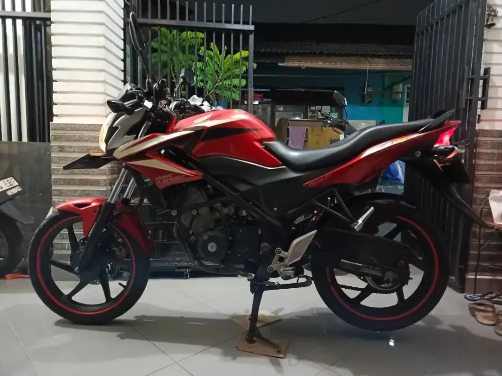 CB 150 R Plat B Depok