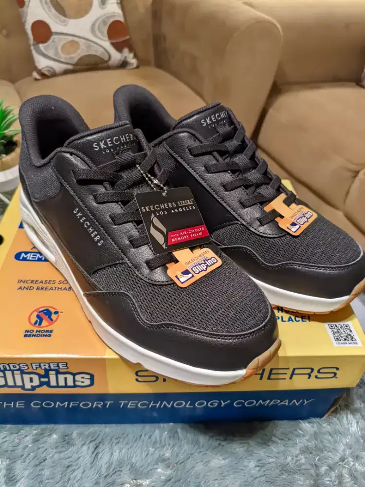 Sepatu Skechers size 45