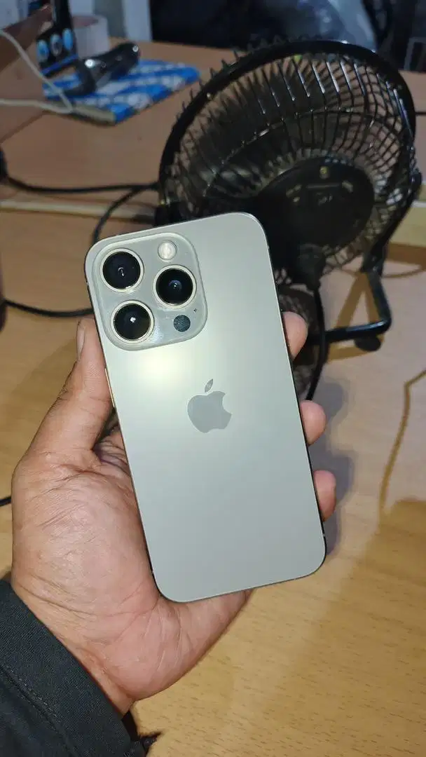 Iphone 15 Pro 128 GB Inter Natural Titanium