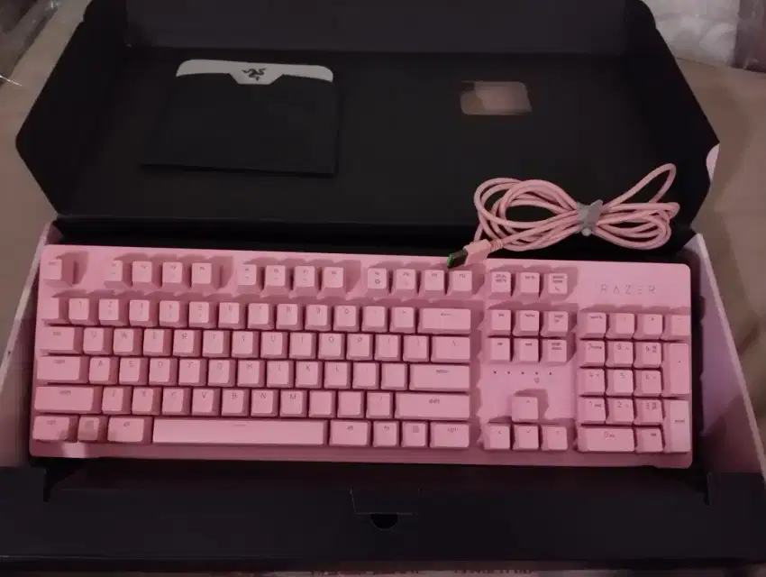 Razer Huntsman Quartz Opto-Mechanical Pink Gaming Keyboard