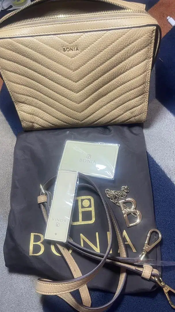 Bonia cambag kulit asli like new