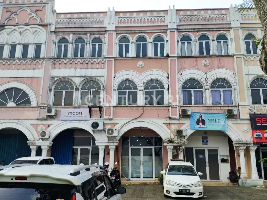 Ruko 3 Lantai Di Alicante Paramount Serpong