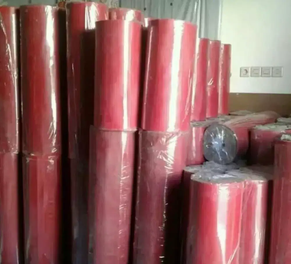 Karpet talang merah hitam