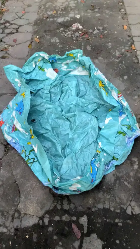 Kolam bulat untuk balita.