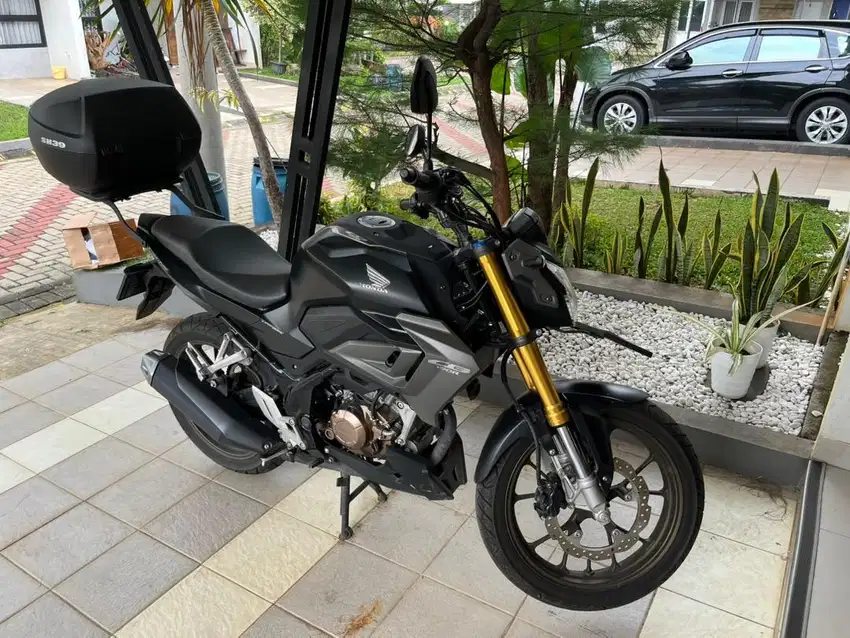 Honda CB 150 R SE Streetfire 2023 Raptor Matte Black (Low KM)