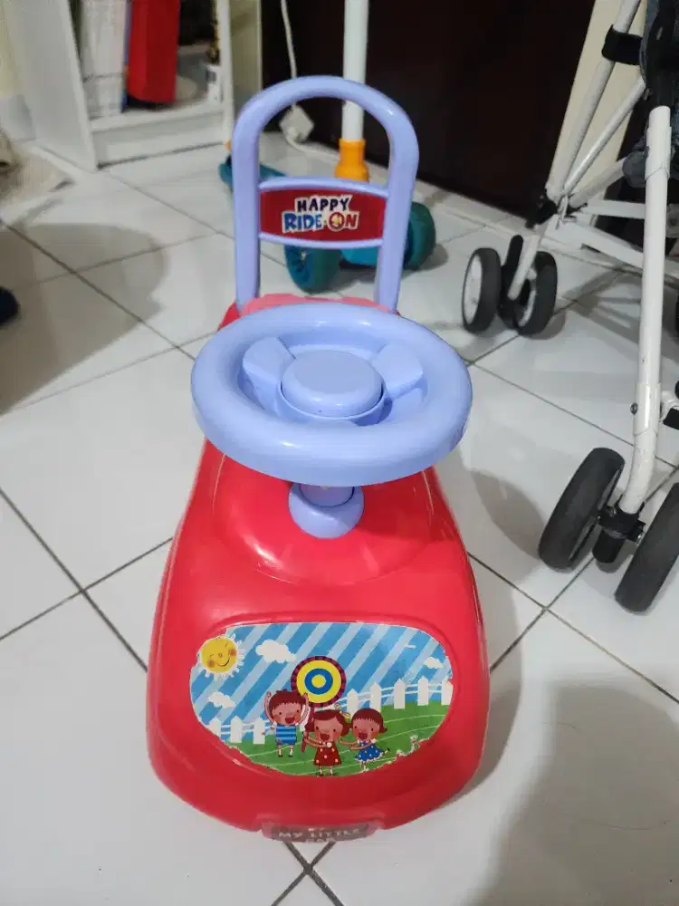 Mainan anak Addo Happy Ride On Pink