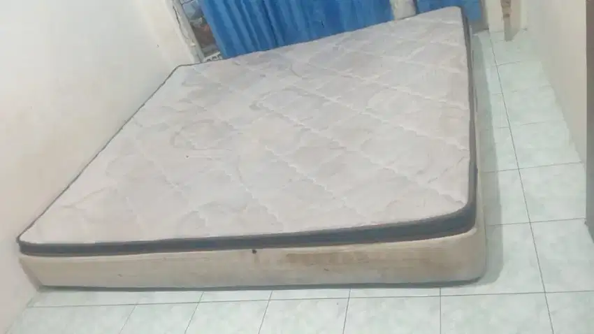 Dijual tempat tidur