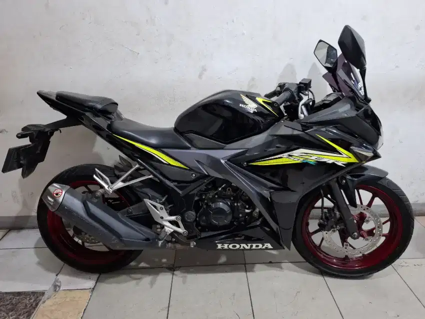 CBR150R new 2017 good condition