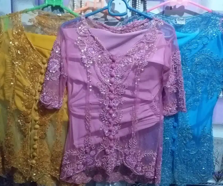 Kebaya size M ada 3 model