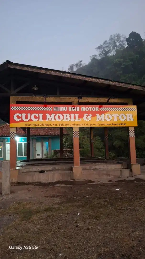 Billboard costum