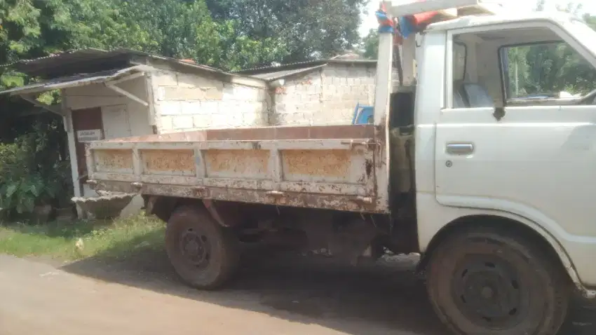 Buang puing sampah proyek