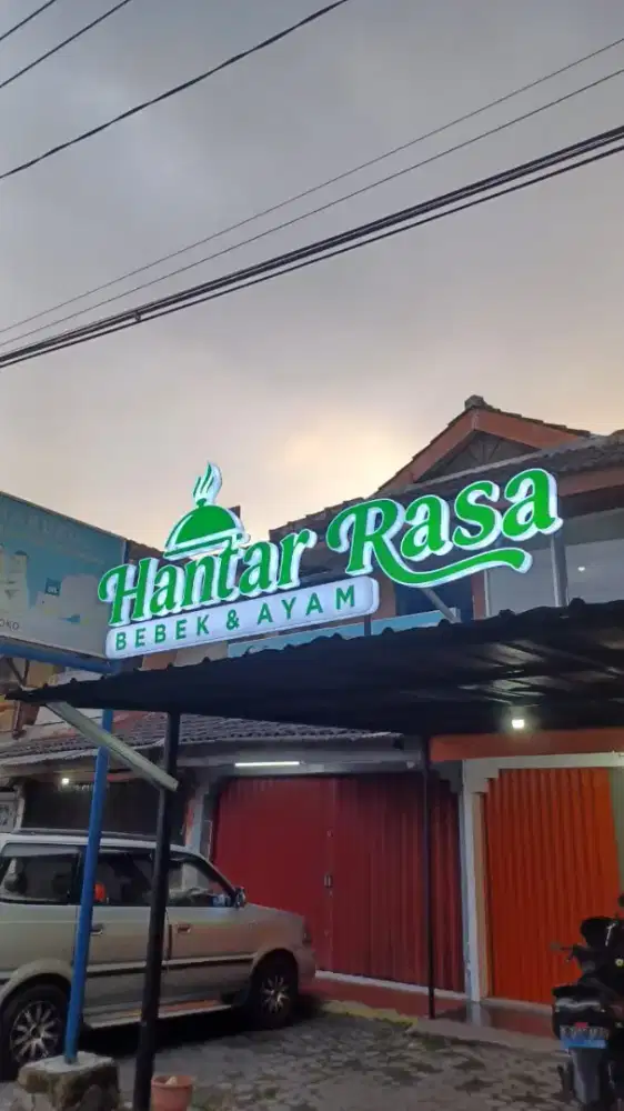 Huruf timbul akrilik nyala