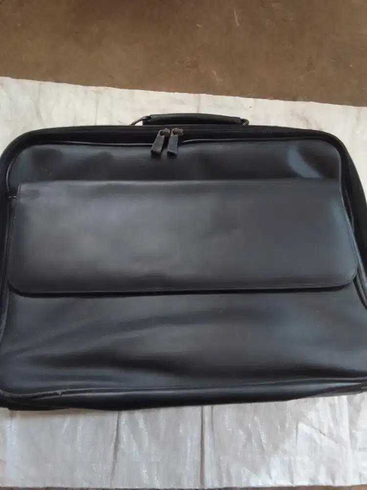 Tas kerja kulit asli untuk pria