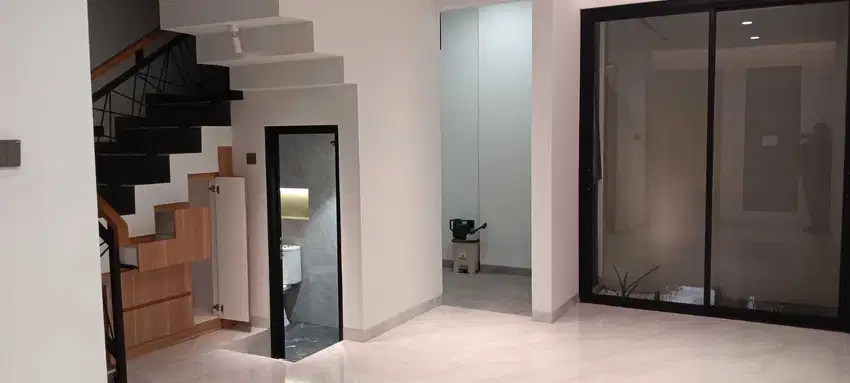 Termurah Rumah Baru 2 1/2 Lantai Siap Huni Dekat Matoa Residence Jakse