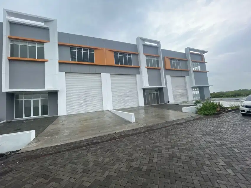 Gudang GEM City Gresik 2 unit jejer.